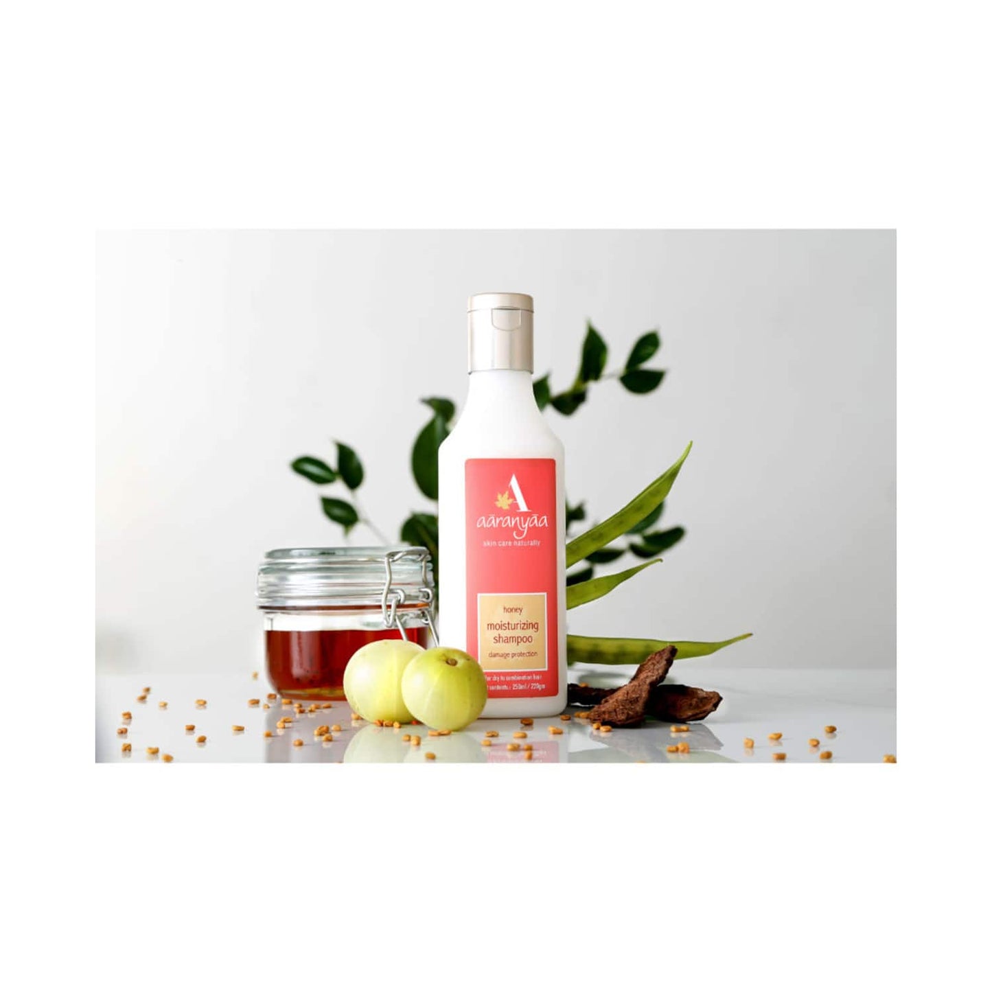 Aaranyaa Honey Moisturizing Shampoo (250ml)